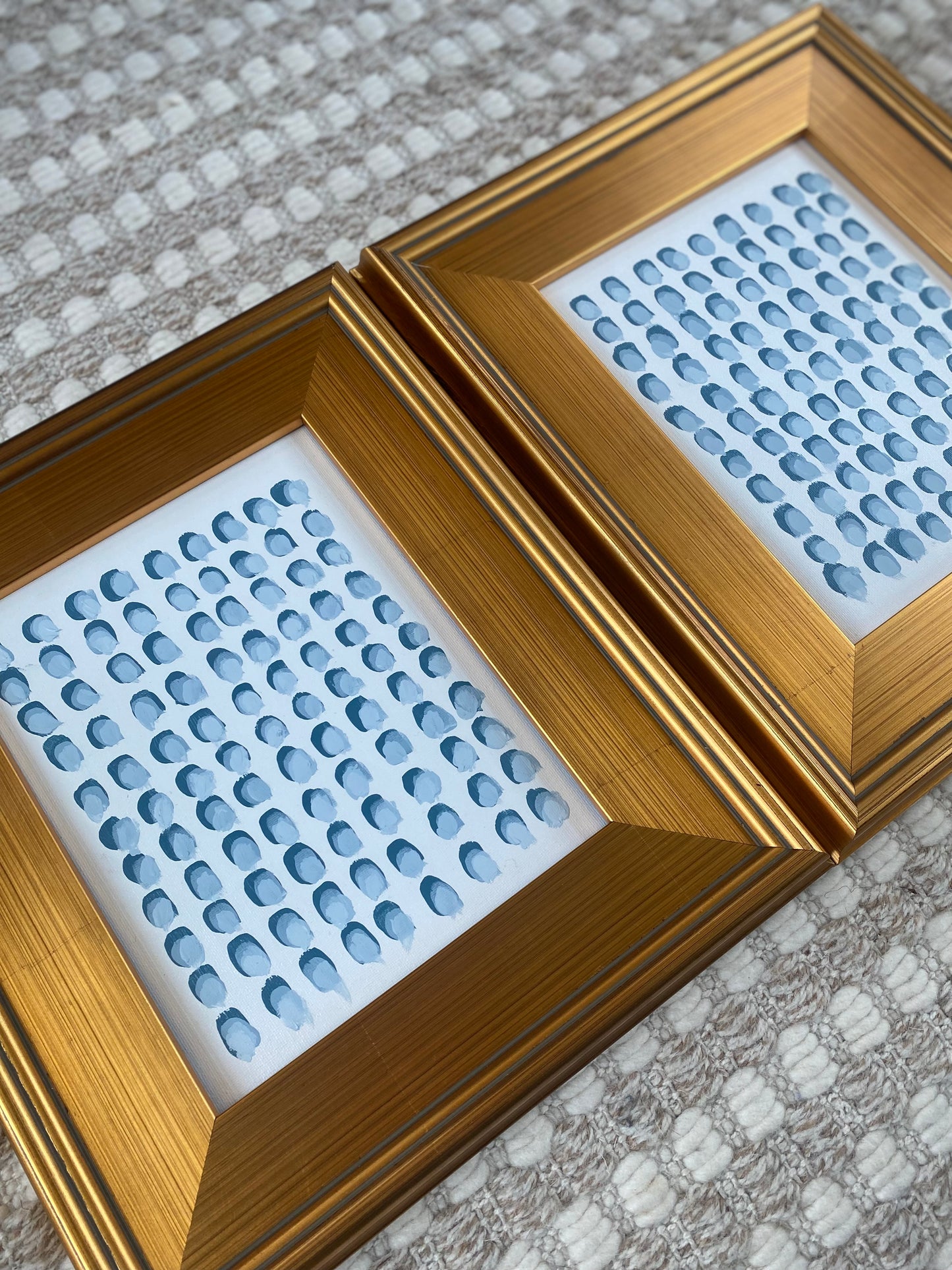13x15 Dots - White