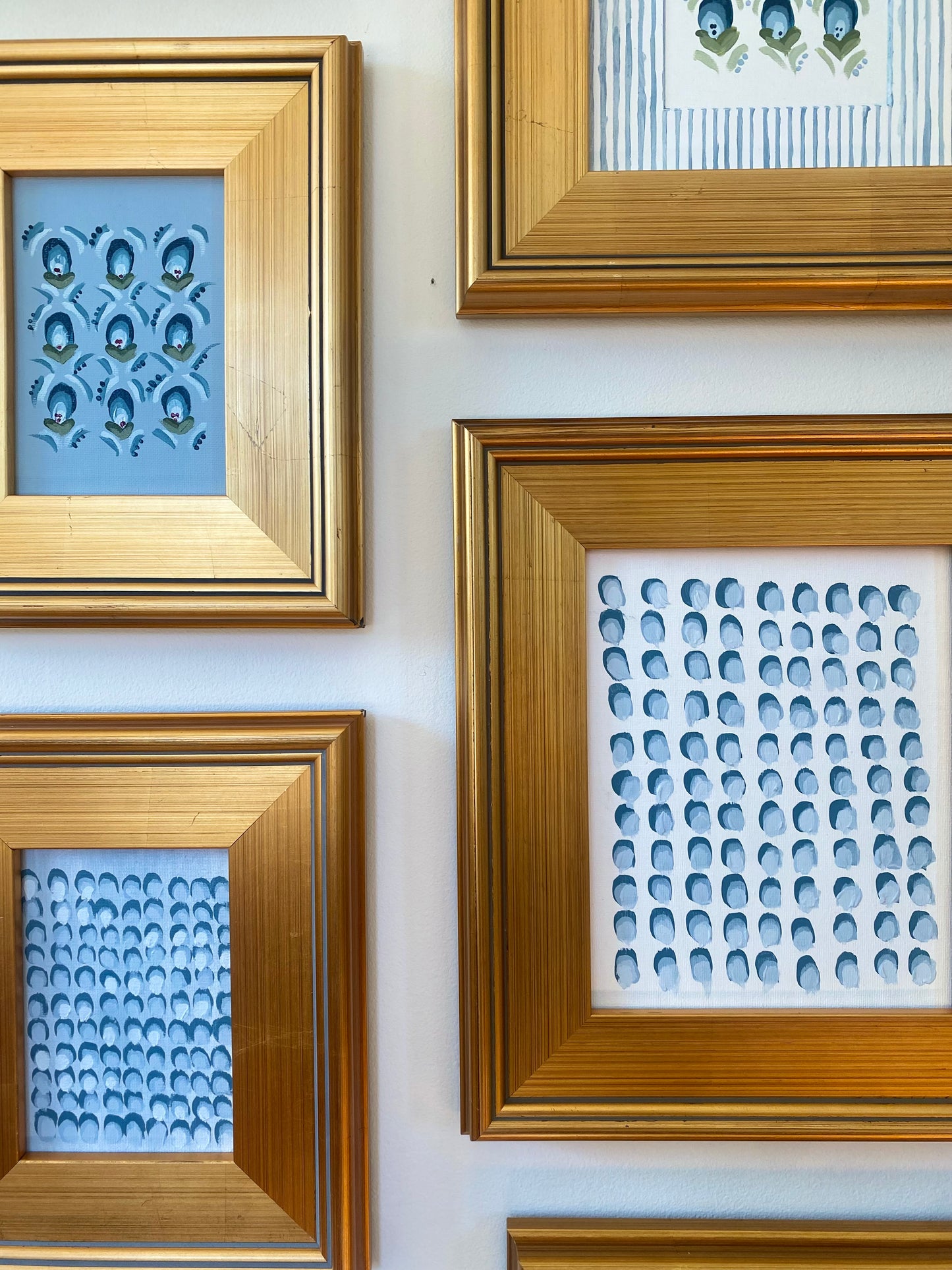 13x15 Dots - White